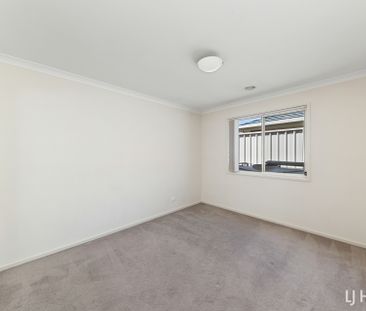6 Walling Street, Franklin ACT, Belconnen - Photo 4