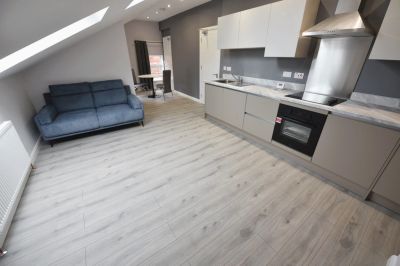 2 bedroom Flat in Flat 4, Leeds - Photo 1