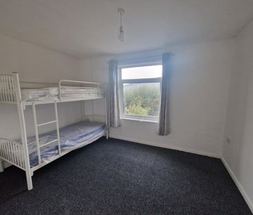 3 Bed Terraced House, Royston Close, NG2 - Photo 5