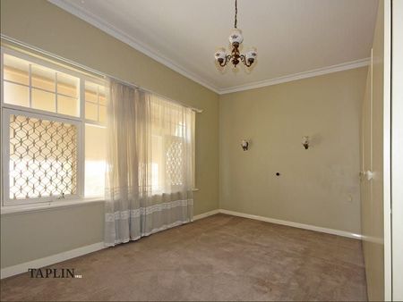 17 Errington Street, Plympton - Photo 5