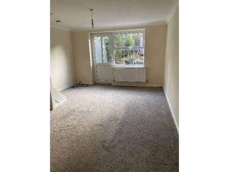 2 bed Town House, - Photo 4