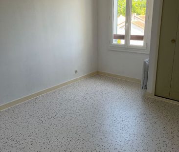 Proche facultés - APPARTEMENT T 3 - Photo 5