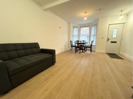 12 Melrose Street (6 month lease), Belfast BT9 7DN - Photo 2