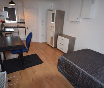 Studio Flat, Lilac Road, SO16 - Photo 6
