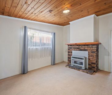 6 John Street, Lilydale - Photo 2