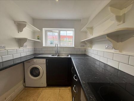 2 bedroom terraced house to rent - Photo 4