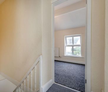 3 bedroom end of terrace house to rent - Photo 3