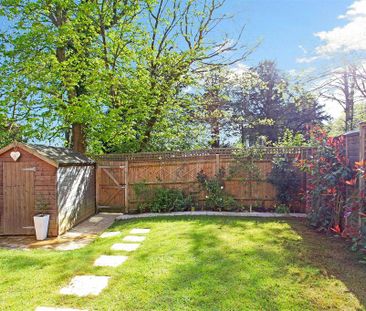 4 bedroom terraced house to rent - Photo 1