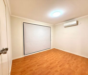 Modern 3 bedroom home with brand new kitchen! - Photo 5