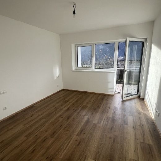 Erdgeschosswohnung mit Balkon und Kachelofen - Photo 1