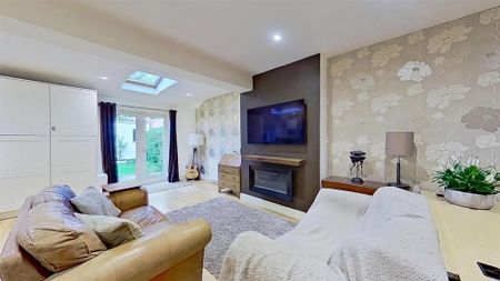 4 bedroom terraced house to rent - Photo 5