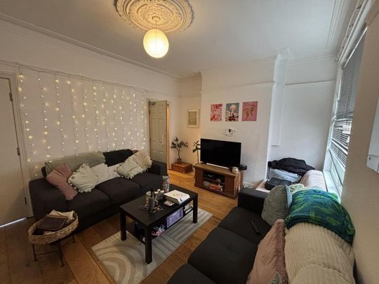 5 bedroom house to rent - Photo 1