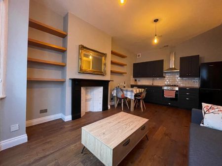 2 bedroom ground floor flat to rent - Photo 2