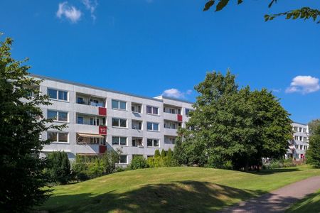 Ruhig, gepflegt, gut angebunden – 3-Zimmer-Wohnung mit Loggia im 1. OG - Foto 3