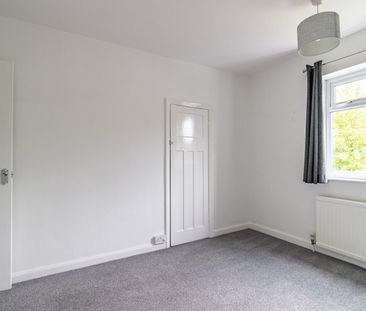 3 bedroom semi detached house to rent, Available unfurnished now - Photo 1