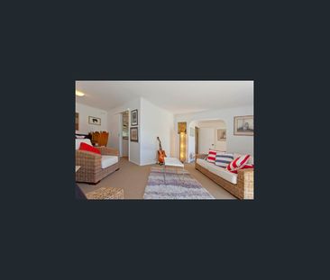 COMFORTABLE FAMILY LIVING IN CONVENIENT LOCATION - Photo 1