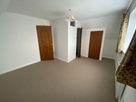 3 bedroom link detached house to rent - Photo 3