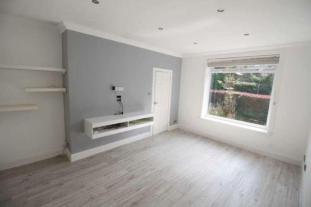 Curtis Avenue, Kings, G44 - Photo 1