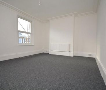 2 bedroom maisonette to rent - Photo 3