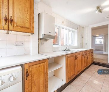 2 bedroom terraced house to rent - Photo 2