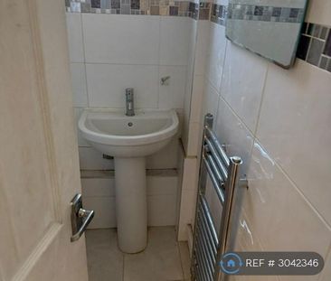 3 bedroom terraced house to rent - Photo 5