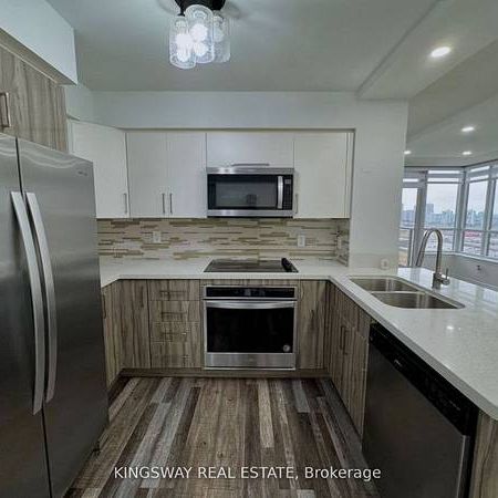 Duke Of York And Living Arts Bright 3Bdrm Updated Kitchen Modern - Photo 1