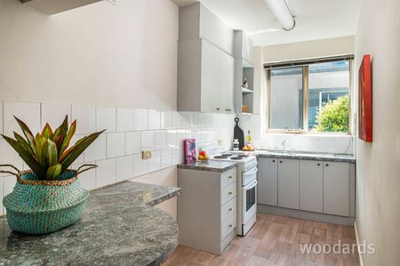 Bright and Versatile Apartment in Prime Hawthorn Location - Photo 5