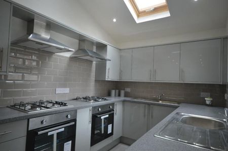 1 bedroom in a house share to rent - Photo 4