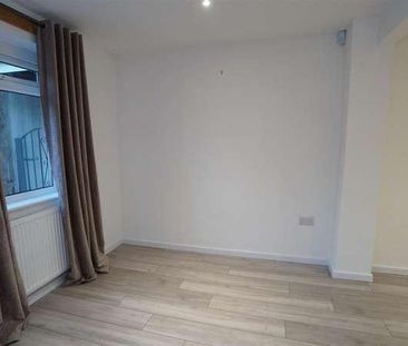 Brackendale Grove, Thackley, Bradford, BD10 - Photo 3