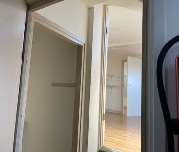 Gemeubileerde leuk en licht 2-kamer appartement op zeer goede locat... - Foto 4