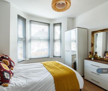 1 bedroom in a house share to rent - Photo 5
