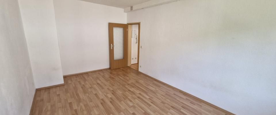 Kleine Wohnung für Singles oder Studierende mit Einbauküche und Waschmaschine - Foto 1