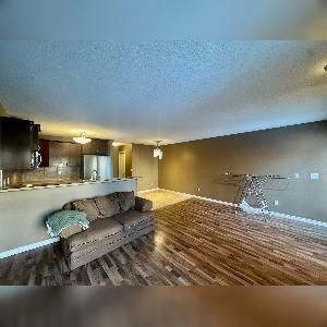 3 Bed 2.5 Bath Single Garage Home Fort Sask. - Photo 1