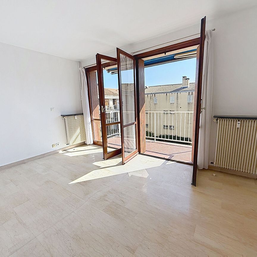 Appartement Avignon T1bis, balcon dans résidence sécurisée, - Photo 1