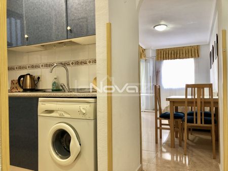 Incredible 1 bedroom apartment with communal p - Photo 2