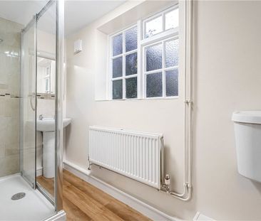 A newly decorated period cottage set within the village of Wytham, ... - Photo 2