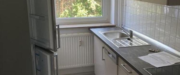 Gemütliche 3-Zimmer mit neuem Laminat, Wanne und Garage in guter Lage! - Photo 1