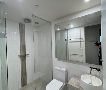 Furnished Two-Bedroom Apartment with Resort-Style Facilities - Photo 4