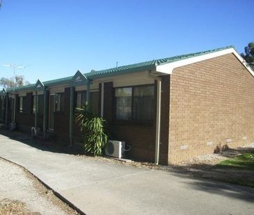 Enjoy the Best of West Albury - Quiet Living, Central Convenience - Photo 1