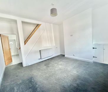 Cleveland Street, Colne - Photo 2