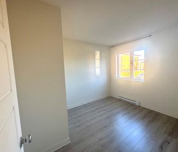 Logement 5 1/2 - 1er mai 2026 - Photo 2