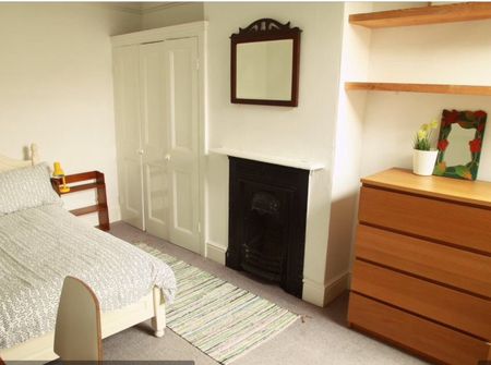 4 Bed Terraced House, Ashton Road, BS3 - Photo 2