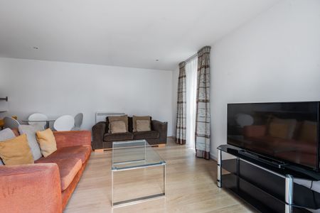 Blackheath Road, London, SE10 - Photo 2