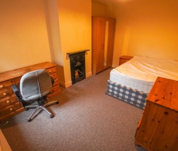 To Rent Canford Road, Wallisdown, Bournemouth, BH11 £1,550 pcm Tena... - Photo 4