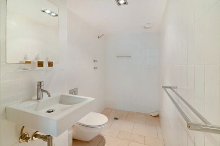 Designer terrace in one of Paddington's premier Streets - Photo 5