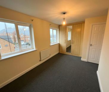 4 bedroom semi-detached house to rent - Photo 5