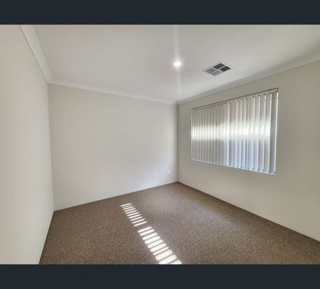 19 Tortorici Way, Yangebup, WA 6164 - Photo 3