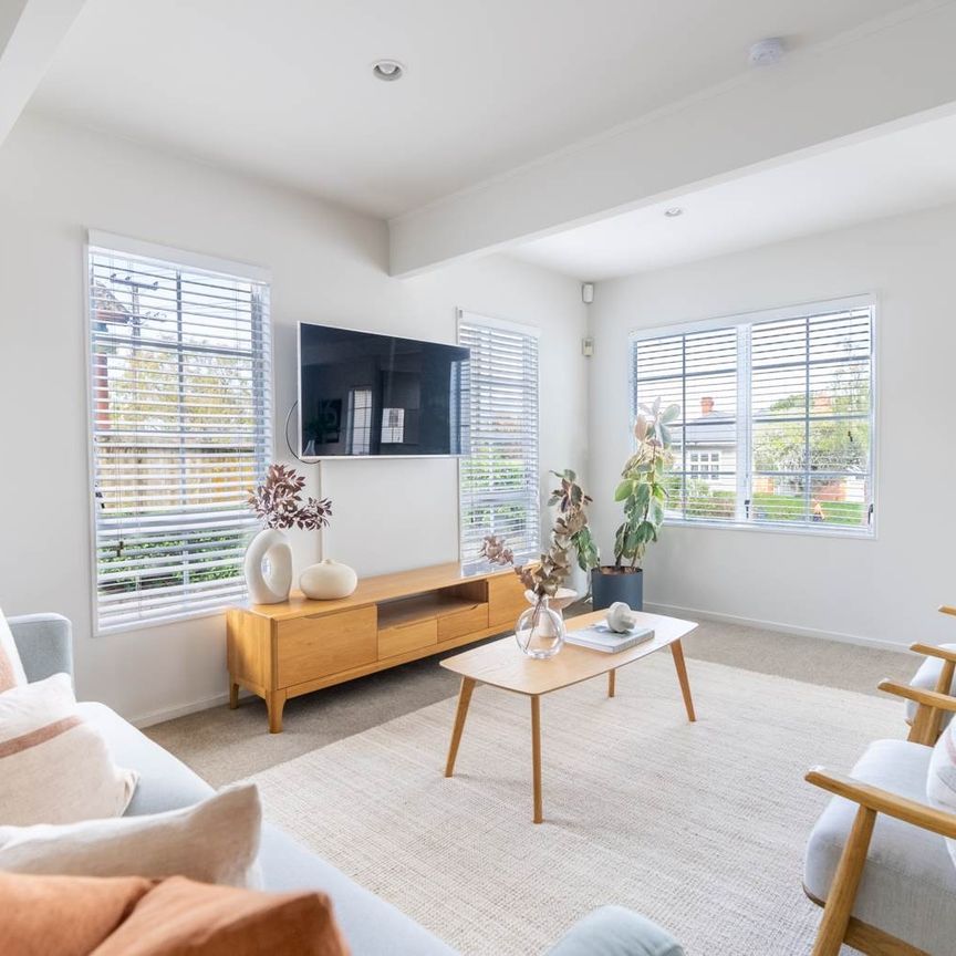 Family home in Double Grammar Zone - Photo 1