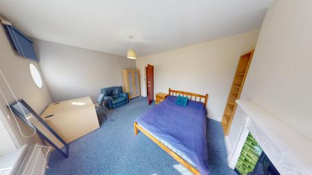 5 bedroom semi-detached house to rent - Photo 4