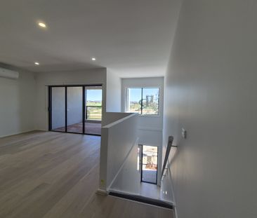 Beautiful, newly built townhouse - Photo 5